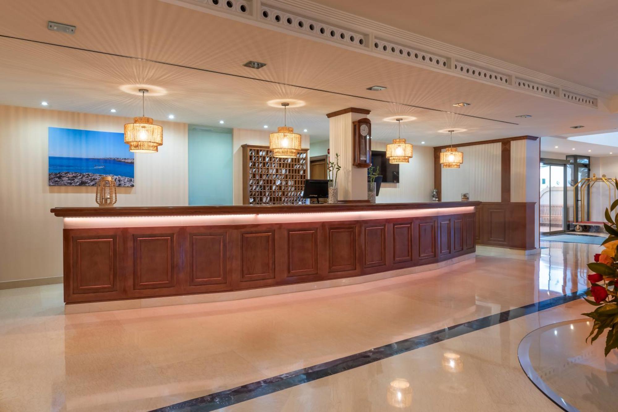 Отель Valentin Star Menorca - Adults Only Сьюдадела Экстерьер фото